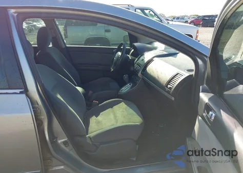 2010 Nissan Sentra 2.0S z USA, uszkodzony, nr VIN 3N1AB6AP8AL622690